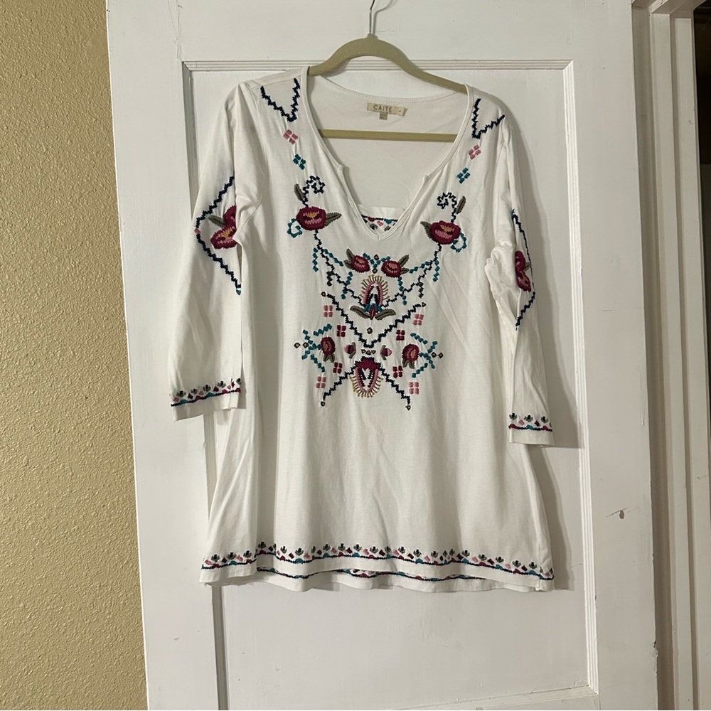 Caite embroidery floral tunic size L